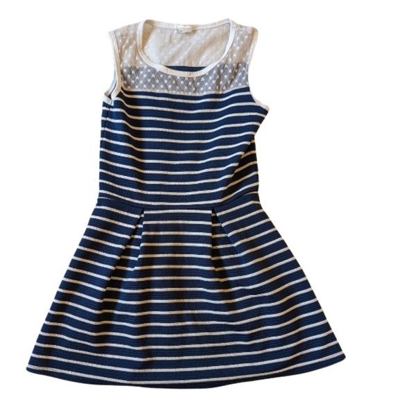 🔖 4 for $20 Lot of 2 size 6-7 sleeveless fit & flare stretch dresses - Picture 2 of 6